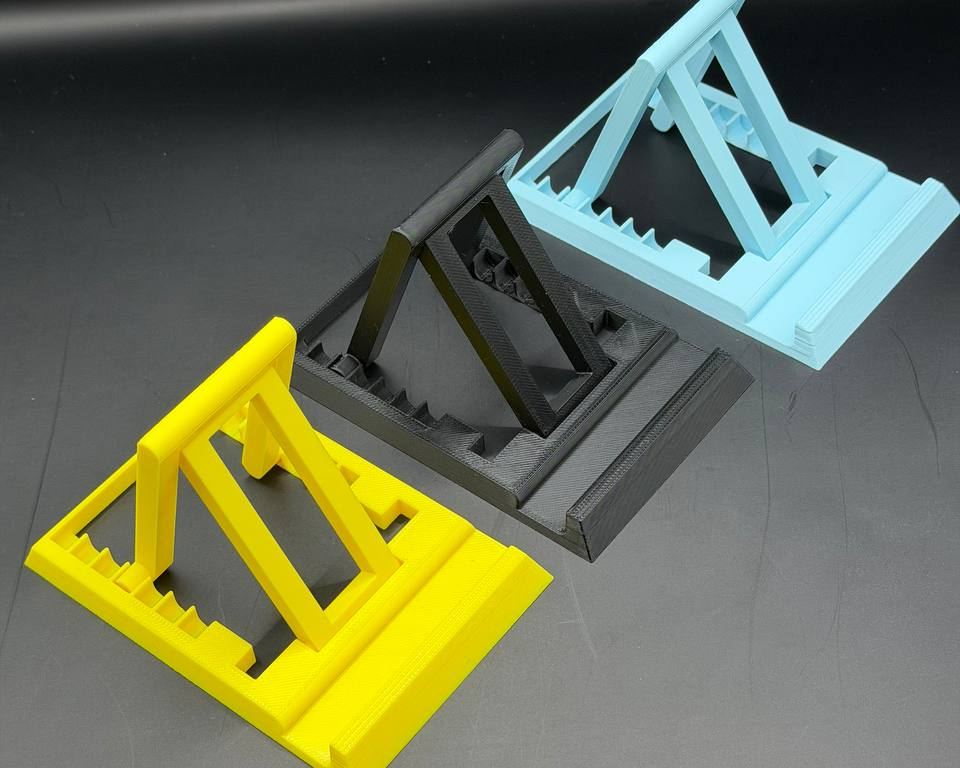Multi-color 3D printed phone stands