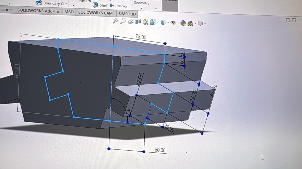 SolidWorks CAD model with dimensions